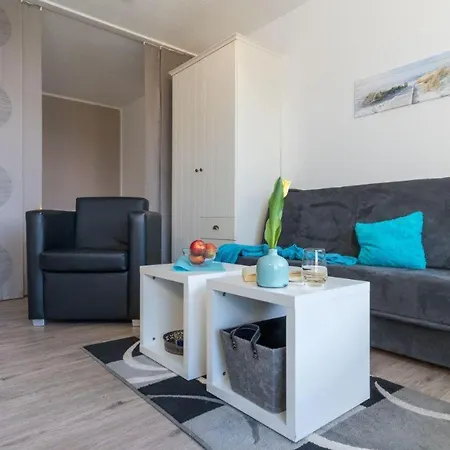 Haus-schoene-aussicht-wohnung-3-17-segelflieger Heiligenhafen